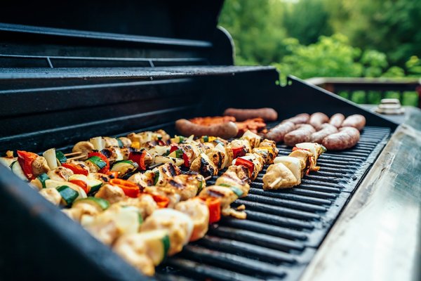 Maîtriser l'art du barbecue avec des conseils, astuces et recettes savoureuses
