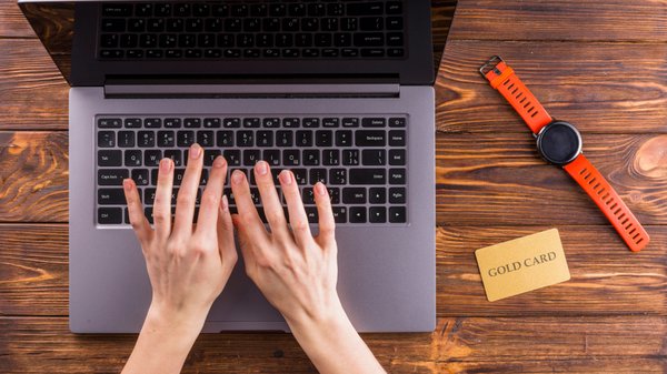 Les avantages de faire ses démarches en ligne pour la carte grise ou le permis de conduire